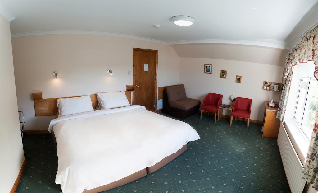 Bed and Breakfast Iveragh Heights Кэрсивин Номер фото